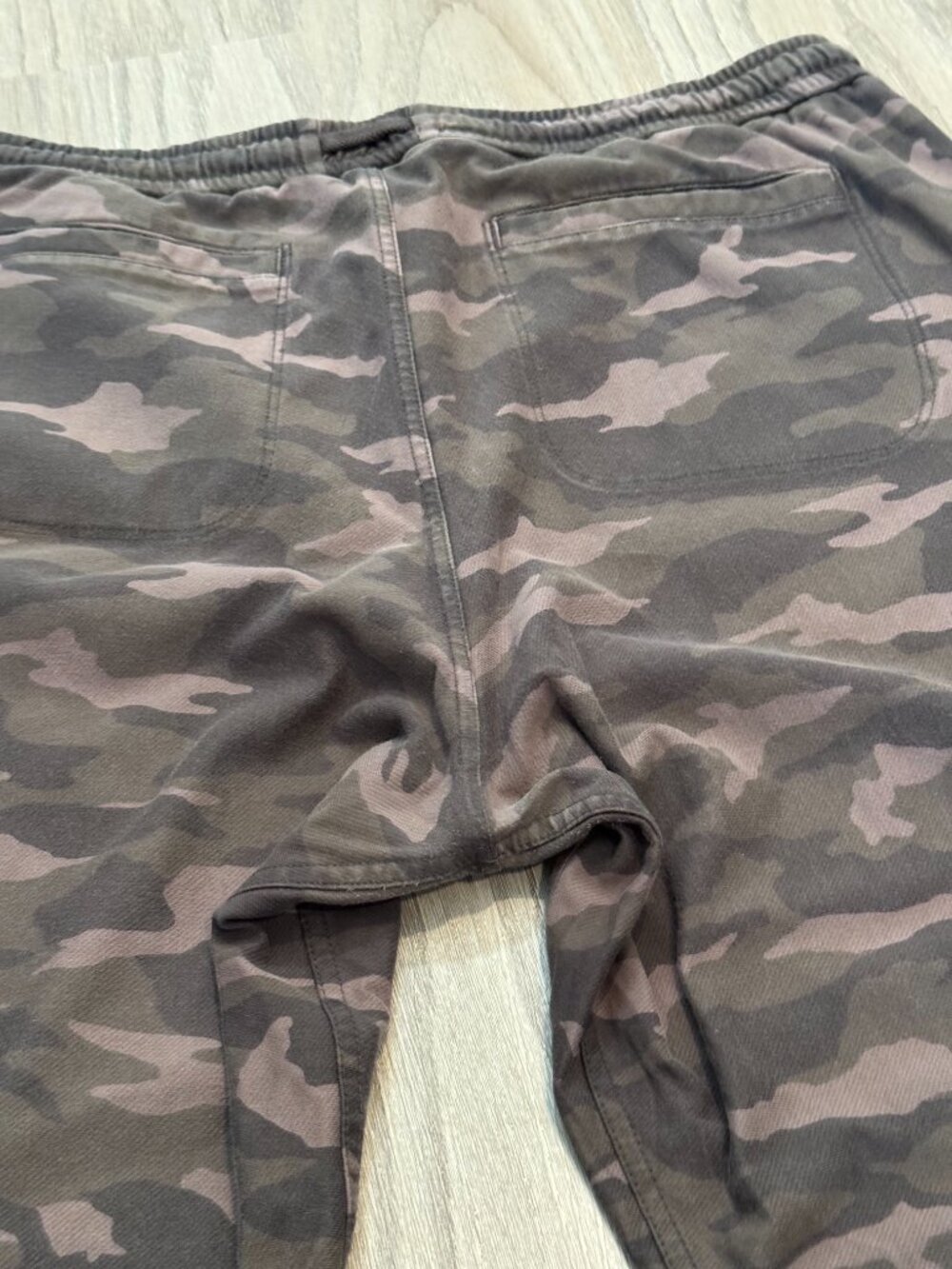 Athleta Camo Farallon Jogger, Black Olive Camo SIZE 16 - Picture 8 of 9